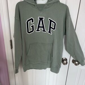 GAP sweatshirt